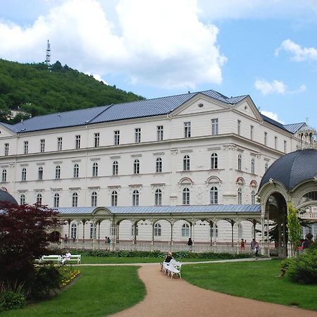 Lazensky Hotel Sadovy Pramen Karlovy Vary Exterior photo