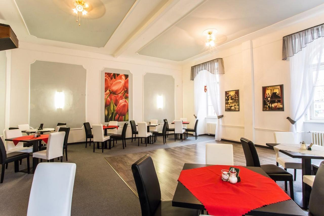 Lazensky Hotel Sadovy Pramen Karlovy Vary Exterior photo